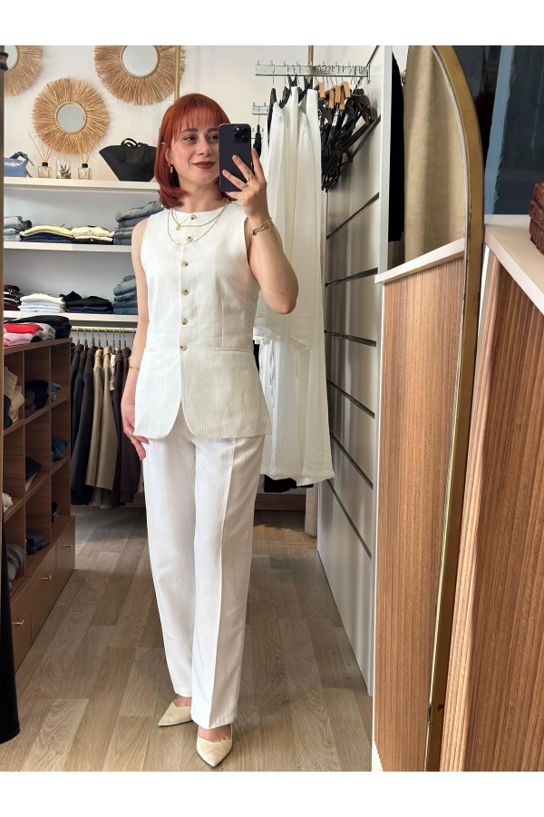 ÇİZGİ DETAYLI BEYAZ TAKIM